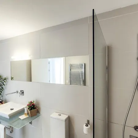 Apartment Singular Relator *